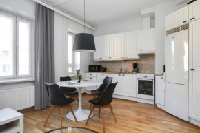 Kotimaailma Apartments Kamppi - 2BR in the city center with key code, Helsinki